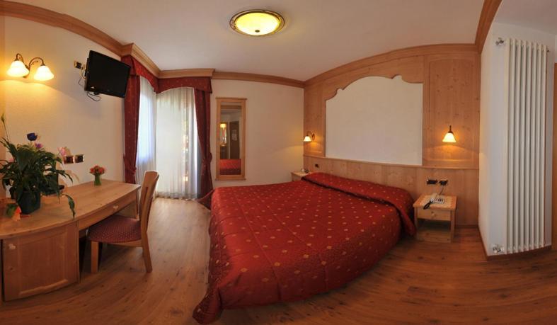 Hotel Zirmes Moena Habitación foto